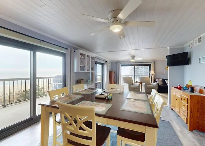 Holiday home Stunning Ocean-front And Ocean-view With Pools And Sports Courts *