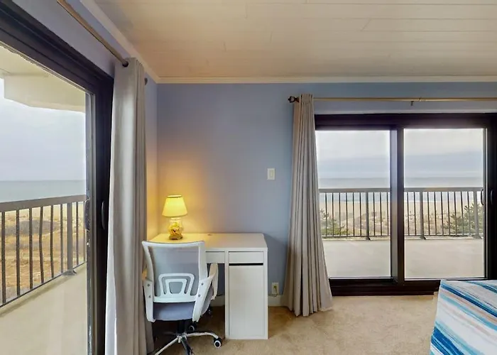 Stunning Ocean-front And Ocean-view With Pools And Sports Courts