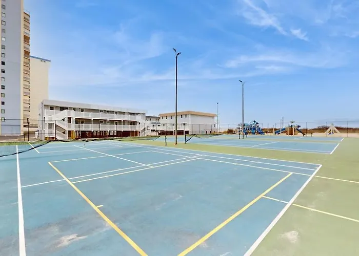 Holiday home Stunning Ocean-front And Ocean-view With Pools And Sports Courts