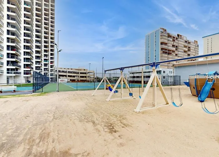 Holiday home Stunning Ocean-front And Ocean-view With Pools And Sports Courts Ocean City