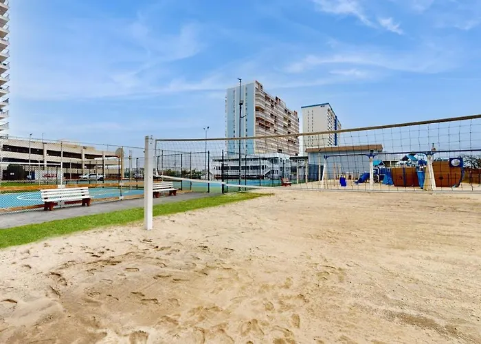 Holiday home Stunning Ocean-front And Ocean-view With Pools And Sports Courts